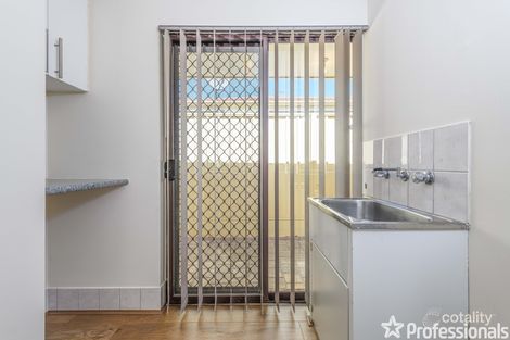 Property photo of 12 Luderick Grove Warnbro WA 6169