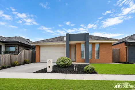 Property photo of 28 Braeburn Place Werribee VIC 3030