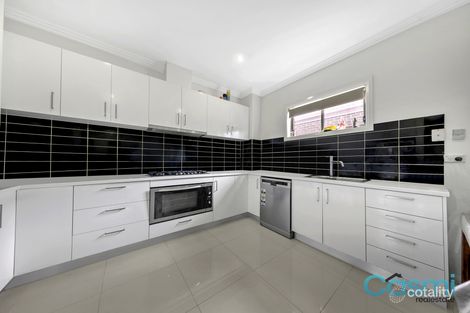 Property photo of 1/62 Gillingham Crescent Craigieburn VIC 3064