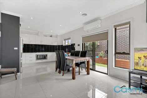 Property photo of 1/62 Gillingham Crescent Craigieburn VIC 3064