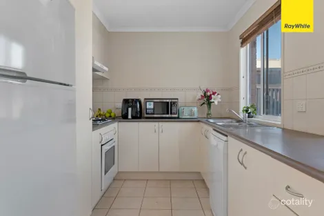 Property photo of 21 Dickerson Way Caroline Springs VIC 3023