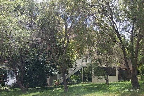 21 Caithness St, North Booval, QLD 4304