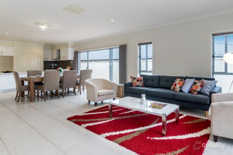 Property photo of 17 Etheridge Rise Caroline Springs VIC 3023