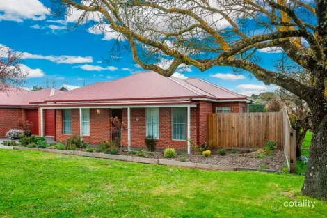 14 Mitchell St, Kyneton, VIC 3444