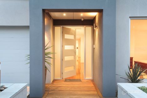 Property photo of 25 Maddingley Road Attwood VIC 3049