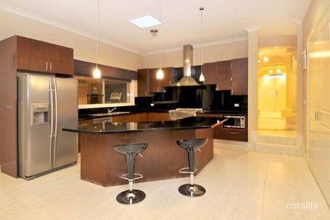 Property photo of 7 Woronora Way Taylors Hill VIC 3037