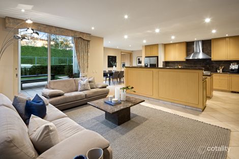 Property photo of 26 Aroona Road Caulfield North VIC 3161