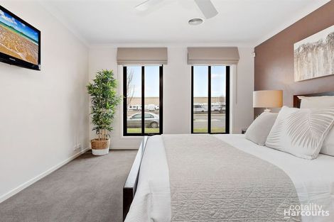 Property photo of 26 Webster Way Pakenham VIC 3810