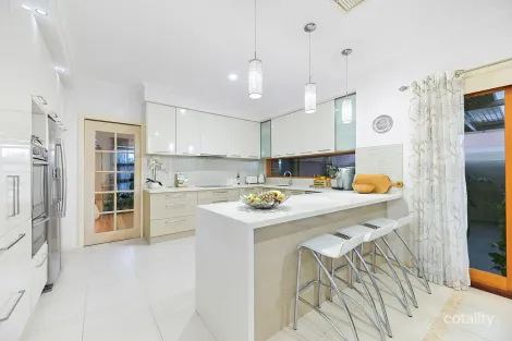 Property photo of 2 Dalmatia Court Rowville VIC 3178