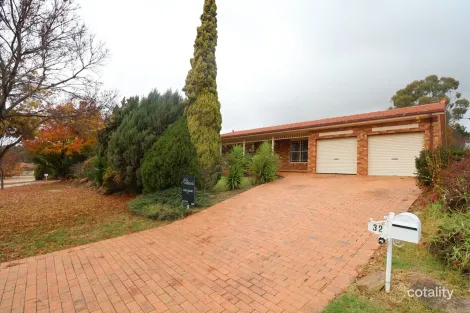 Property photo of 32 Brooklyn Drive Bourkelands NSW 2650