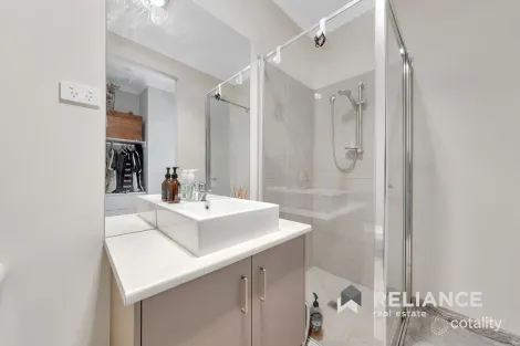 Property photo of 11 Tamworth Grove Point Cook VIC 3030