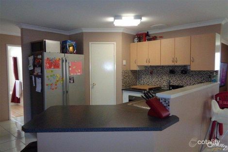 Property photo of 37 Oakfield Gardens Parmelia WA 6167