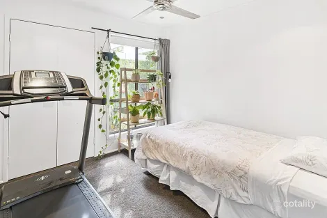 Property photo of 1/196 Whiting Street Labrador QLD 4215