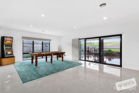 Property photo of 7 Clearwater Vista Narre Warren North VIC 3804