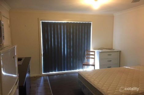Property photo of 19 Dearing Avenue Cranbourne VIC 3977
