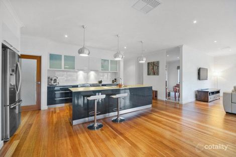 Property photo of 10 Nelson Court Gisborne VIC 3437