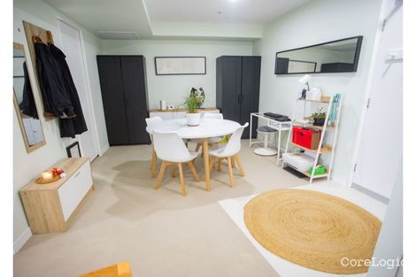 Property photo of 21 Elizabeth Avenue Broadbeach QLD 4218