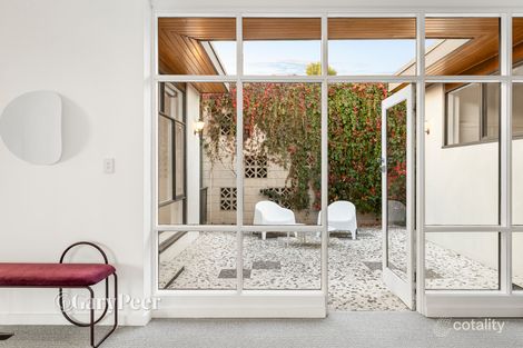 Property photo of 32 Aroona Road Caulfield North VIC 3161