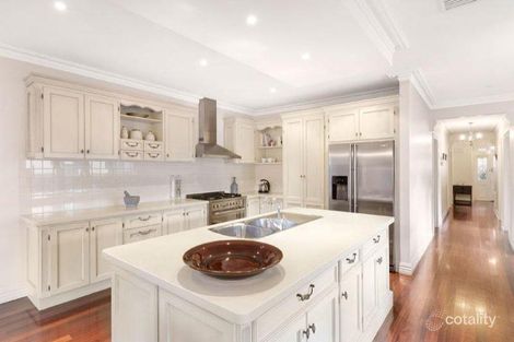 Property photo of 30 Warwick Road Pascoe Vale VIC 3044