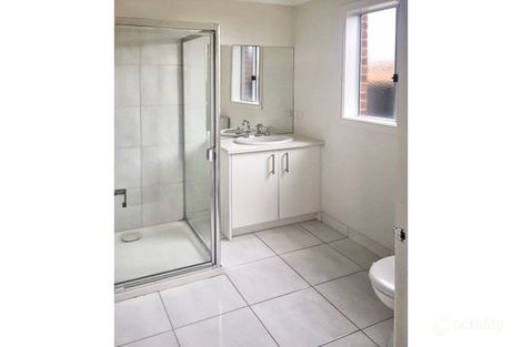 Property photo of 30 Botham Crescent Pakenham VIC 3810