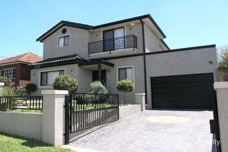 Property photo of 2 Robertson Crescent Mount Lewis NSW 2190