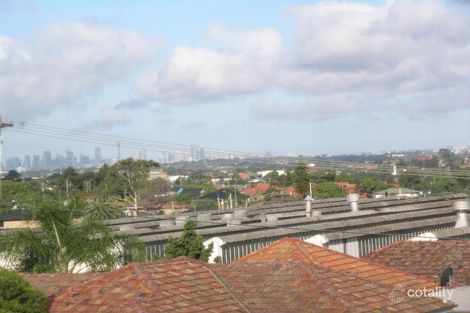 Property photo of 2 Robertson Crescent Mount Lewis NSW 2190