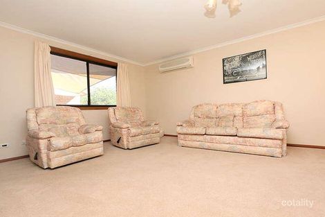 Property photo of 7 Snow Gum Place Jerrabomberra NSW 2619
