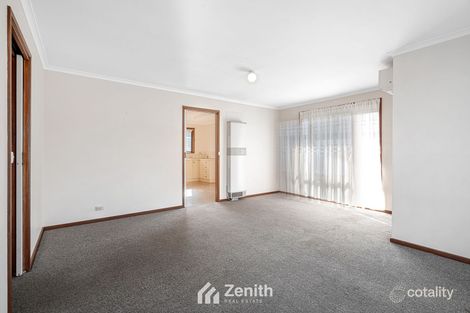 Property photo of 1 Joseph Banks Crescent Cranbourne VIC 3977