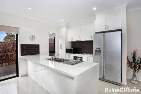 Property photo of 2/6 Clacton Court Craigieburn VIC 3064