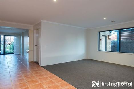 Property photo of 37 Thornbill Circuit Pakenham VIC 3810