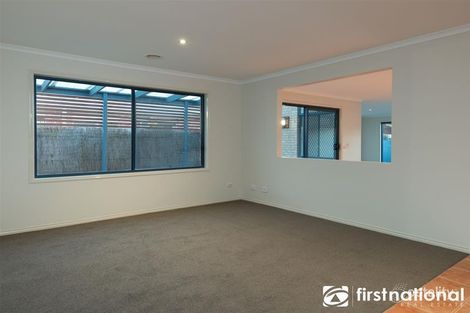 Property photo of 37 Thornbill Circuit Pakenham VIC 3810