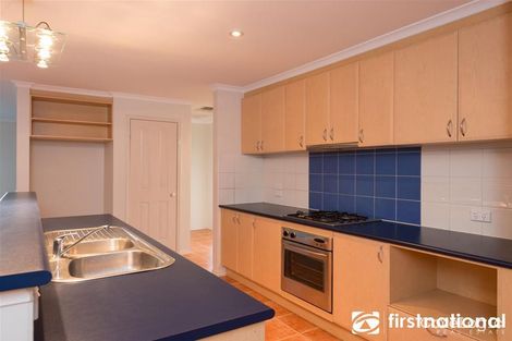 Property photo of 37 Thornbill Circuit Pakenham VIC 3810