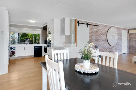 Property photo of 27 Kallaroo Crescent Ashmore QLD 4214