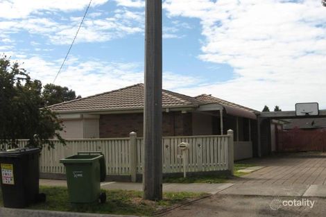 Property photo of 18 Banbury Crescent Craigieburn VIC 3064