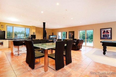 Property photo of 5 Saltbush Street Point Cook VIC 3030