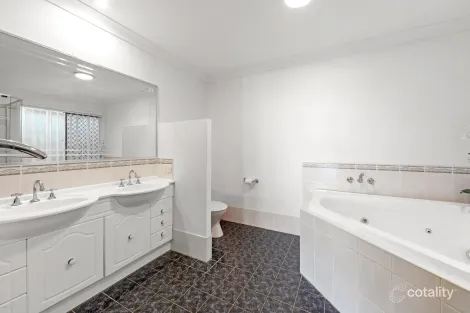 Property photo of 58 Uplands Drive Parkwood QLD 4214