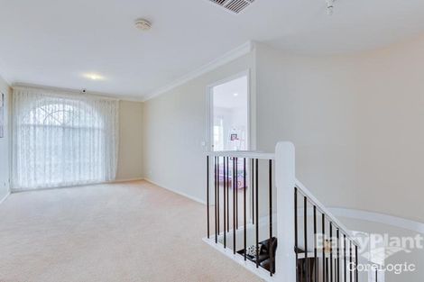 Property photo of 10 Stirling Court Hillside VIC 3037