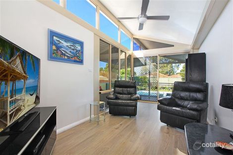 Property photo of 19 Huxley Drive Horsley NSW 2530