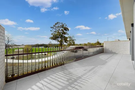 204/13 De Clambe Dr, Castle Hill, NSW 2154