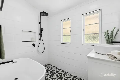 Property photo of 4 Lennox Street The Range QLD 4700