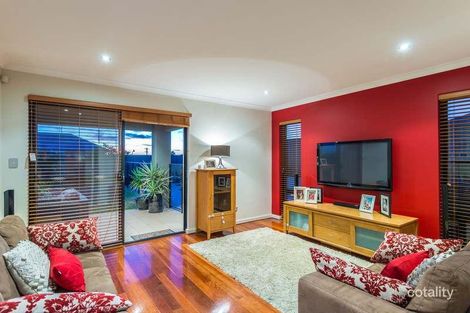 Property photo of 14 Seascape View Yangebup WA 6164