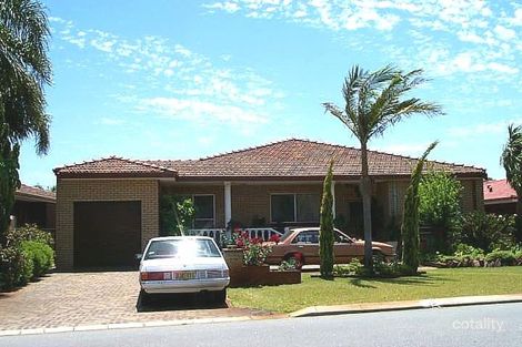 17 Grebe St, Stirling, WA 6021