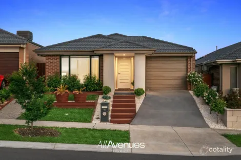 Property photo of 14 Manoora Avenue Clyde North VIC 3978