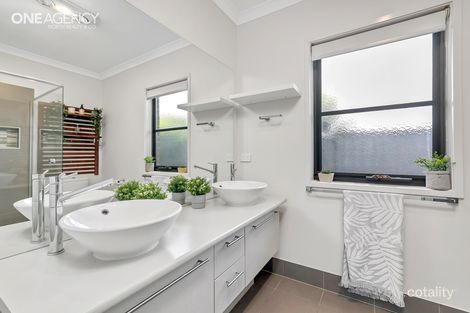 Property photo of 12 Anzac Drive Wollert VIC 3750