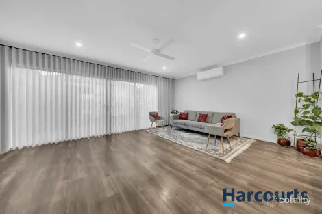 Property photo of 71 Viewbright Road Clyde North VIC 3978