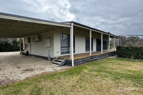 3 Buckland Ct, Burrumbuttock, NSW 2642
