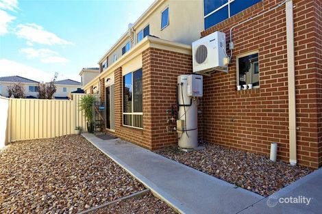 Property photo of 8 Richie Circuit Hillside VIC 3037
