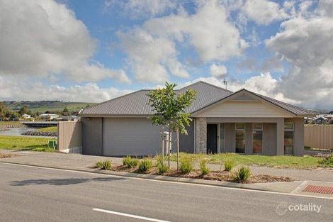 2 Strathmore Ct, Victor Harbor, SA 5211