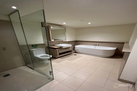 161/8 Waterside Pl, Docklands, VIC 3008