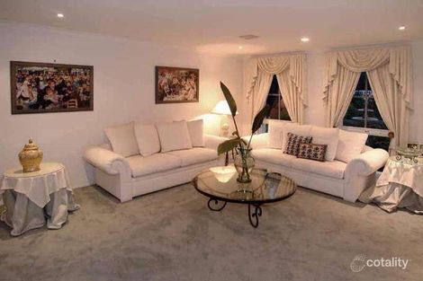 Property photo of 10 Newington Grove Caulfield North VIC 3161